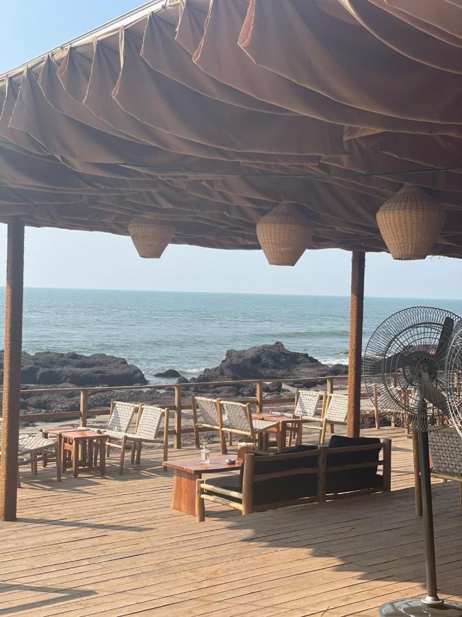Ukiyo Beach Resort 曼德姆 外观 照片
